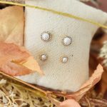 Orecchino perla strass