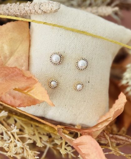 Orecchino perla strass