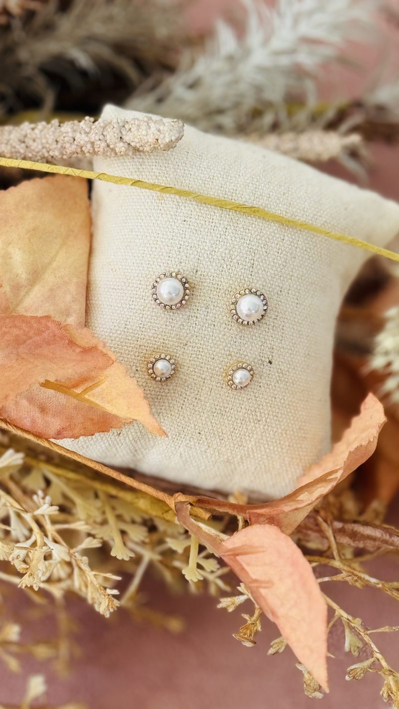 Orecchino perla strass