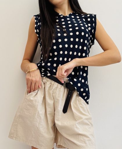 Blusa smanicata pois