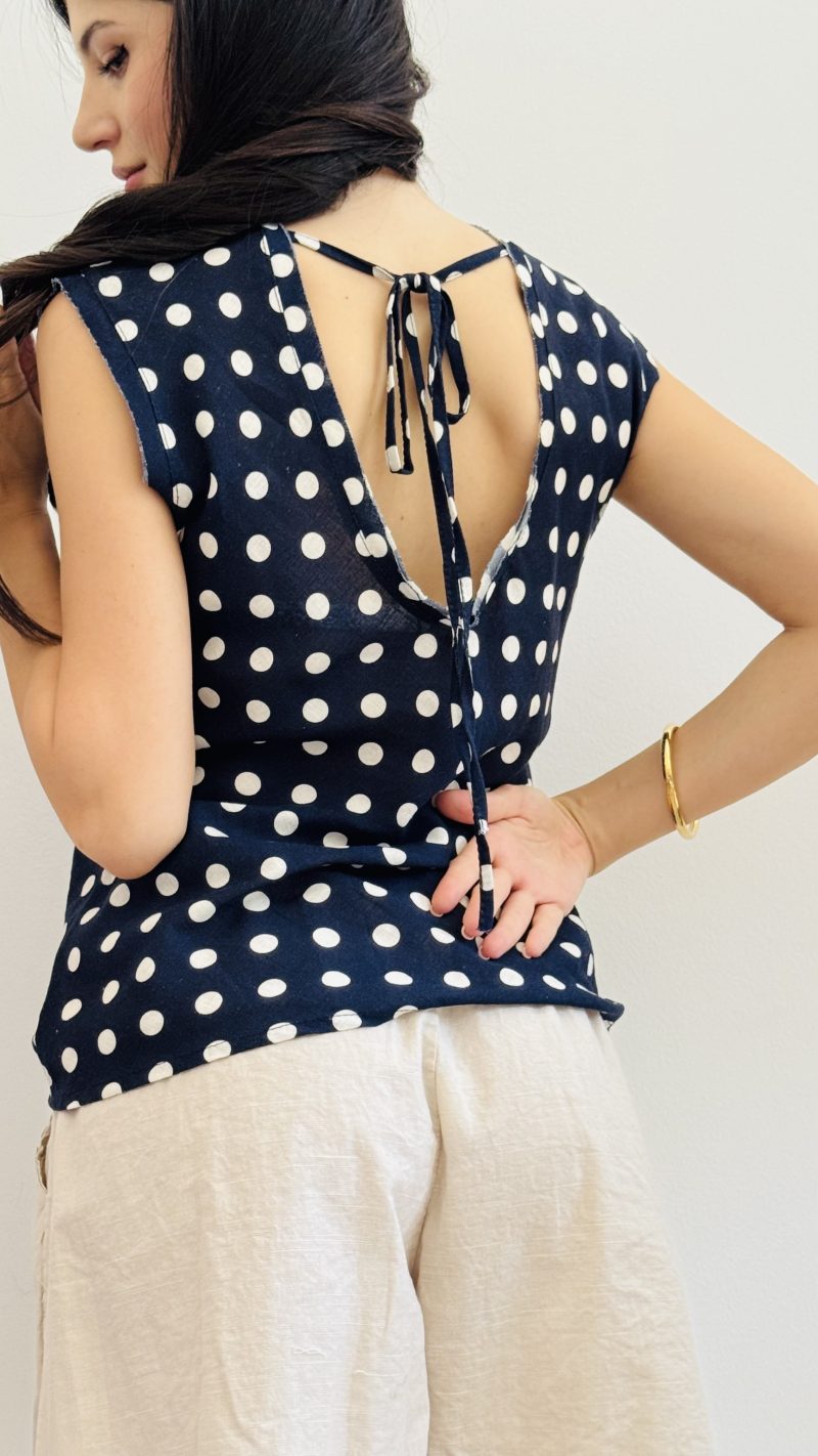 Blusa smanicata pois - immagine 2
