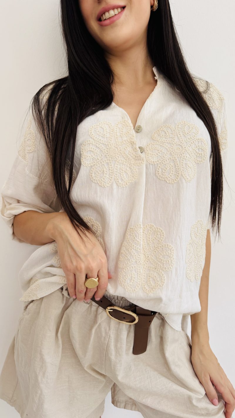 Camicia ricamata