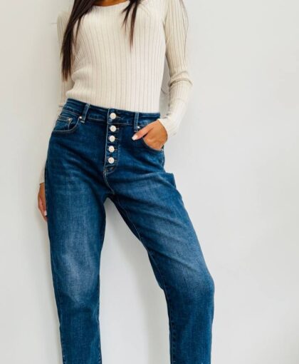Mom fit luxury