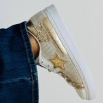 Sneakers gold