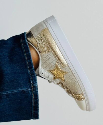 Sneakers gold